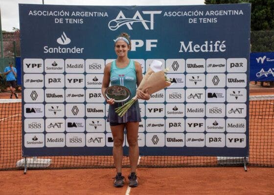 Em seu primeiro torneio do ano, Carol Meligeni conquista maior título da carreira