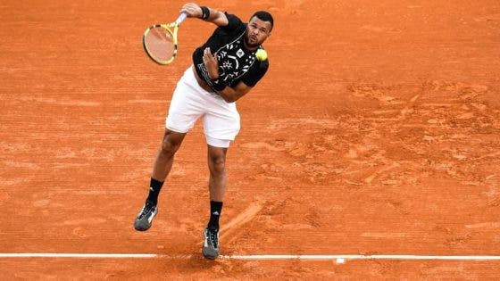 Tsonga recebe ovação mas diz adeus a Monte-Carlo, Hurkacz arranca bem