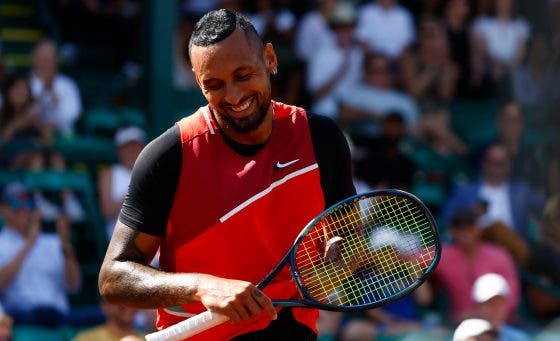 Kyrgios joga muito e arrasa rumo aos primeiros ‘quartos’ em terra desde 2018