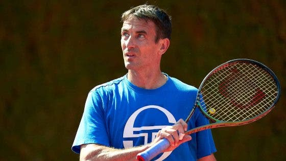 Tommy Robredo acaba carreira com derrota pesada em Barcelona