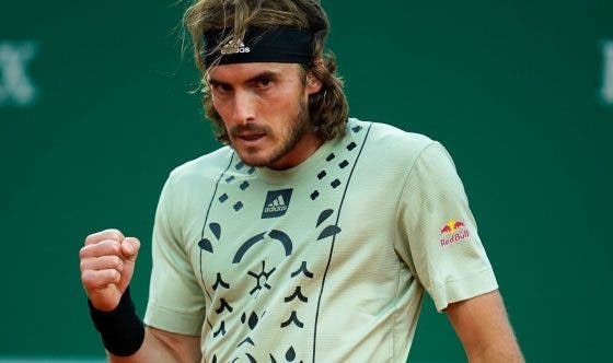 Tsitsipas não brilha, mas dá mais um passo na defesa do título em Monte Carlo