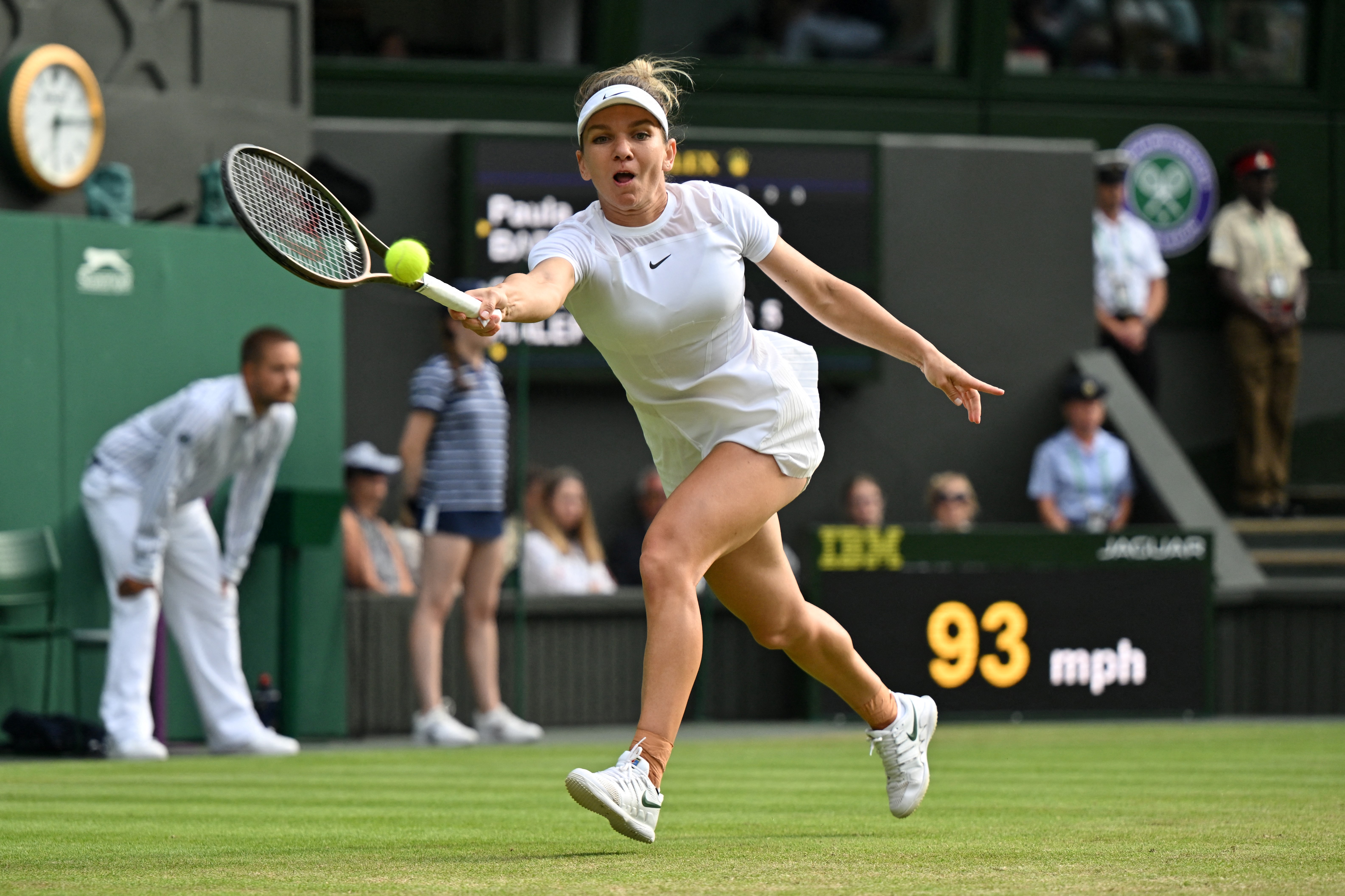 A romena Simona Halep derrotou a espanhola Paula Badosa por 2 sets a 0 e se classificou para as quartas de final de Wimbledon.