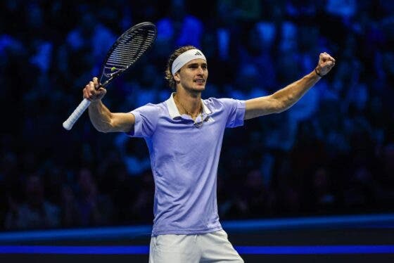 Zverev fecha fase de grupos perfeita e elimina Alcaraz nas ATP Finals