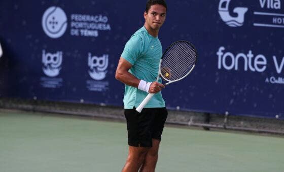 Pedro Araújo salva três match points e disputa a maior final da carreira em Algarve