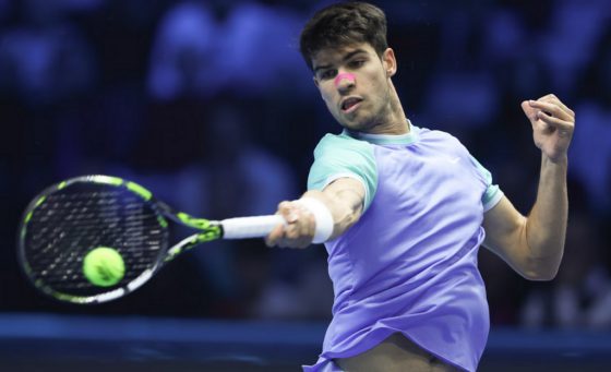 Alcaraz muda de postura e derrota Rublev para reacender as esperanças no ATP Finals