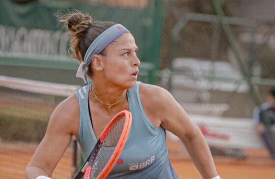 Carol Meligeni perde para lucky loser na estreia do WTA 125 de Colina