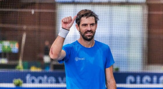 Gastão Elias avança em Montevideu e garante regresso ao top 300