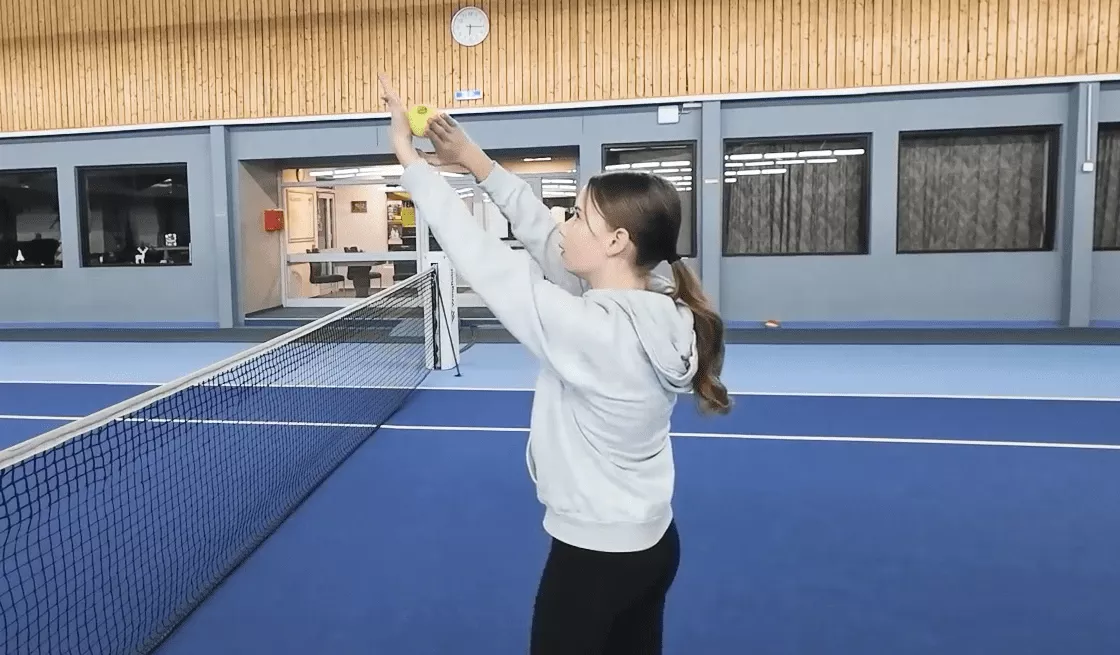 Understanding the movement: The palm is used as a “ramp,”