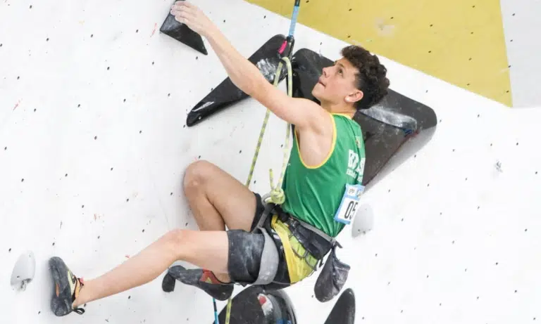 Raul Nedochetko é o melhor sul-americano no Mundial Juvenil de boulder SUB-17