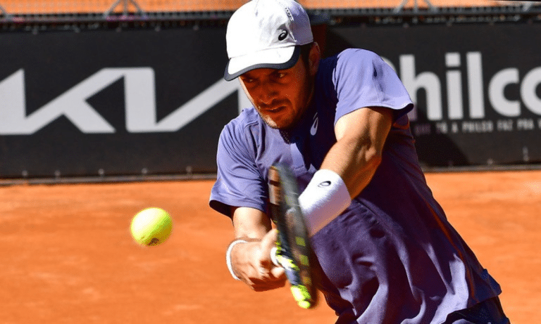 Matheus Pucinelli em partida no Challenger de Buenos Aires, Challenger de Bonn, tênis