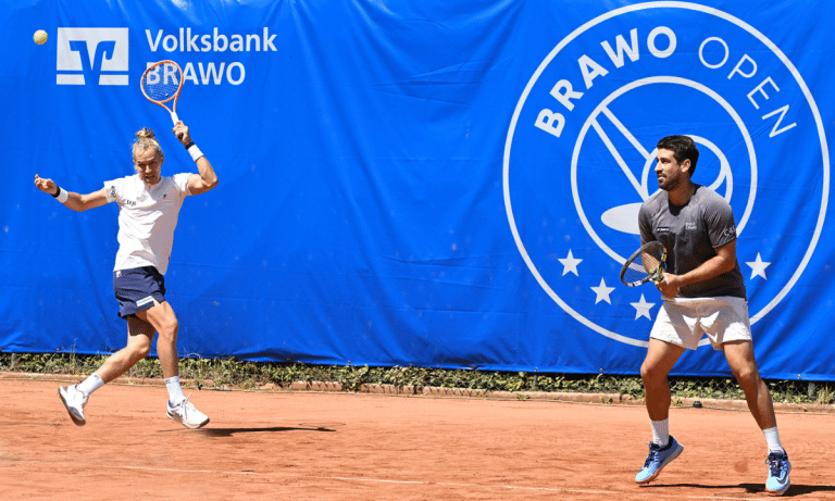 Rafael Matos (esquerda) e Orlando Luz (direita) conquistam o título do ATP Challenger de Braunschweig 2026. (Foto: Divulgação/Brawo Open)