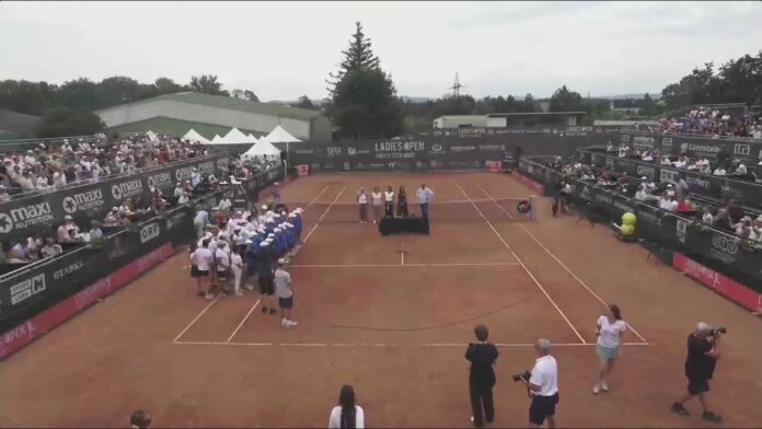 Start of the award ceremony.