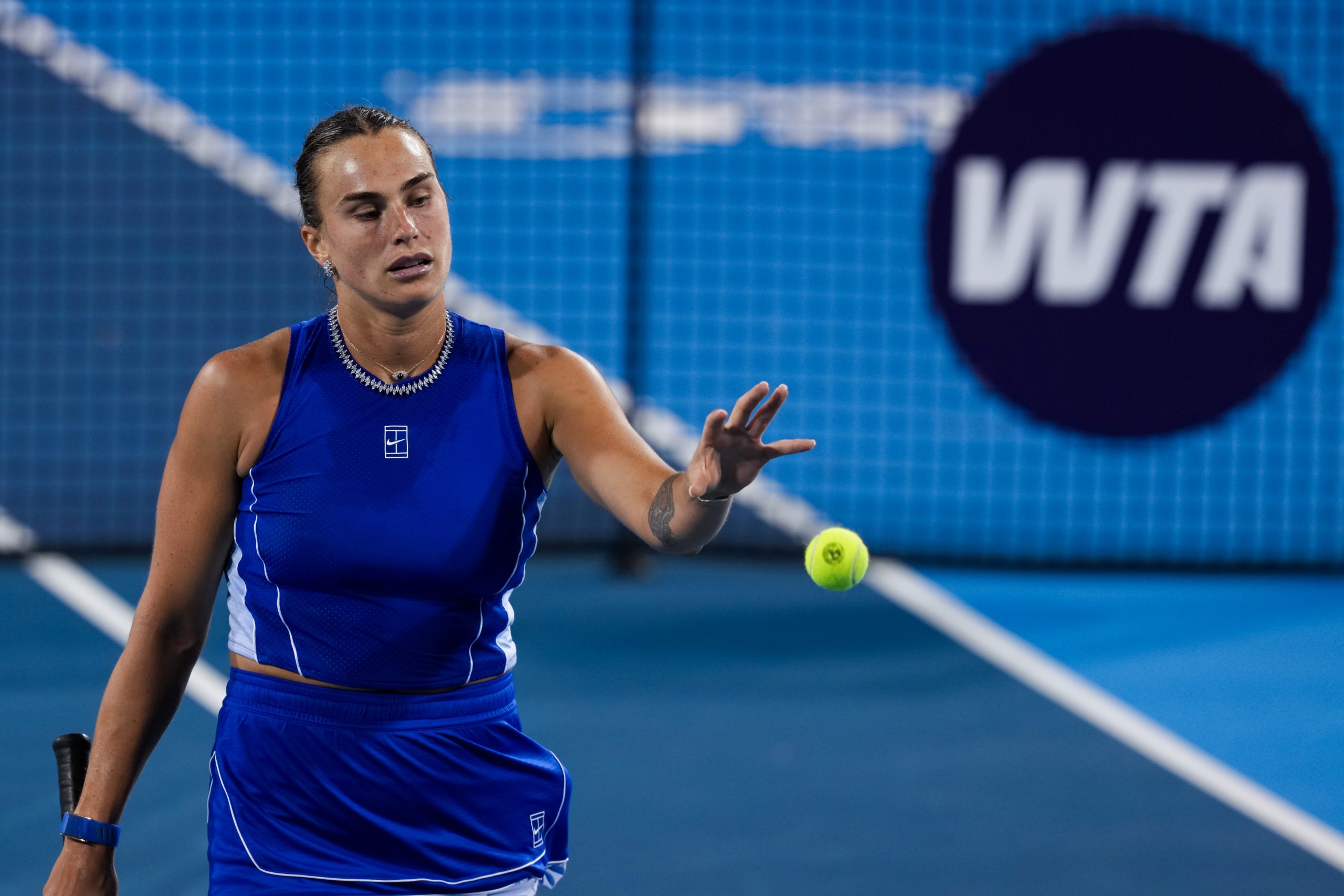 Aug 19, 2026; Mason, OH, USA; Aryna Sabalenka prepares to serve against Sara Bejlek (CZE) during the Cincinnati Open at Lindner Family Tennis Center. © Aaron Doster-Imagn Images