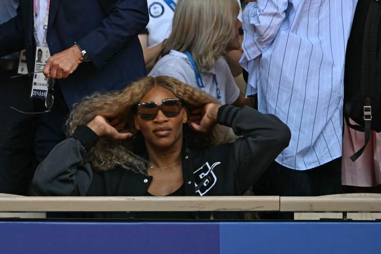 Tennis legend Serena WIlliams takes her seat for the men's singles final tennis match between Spain's Carlos Alcaraz and Serbia's Novak Djokovic on Court Philippe-Chatrier at the Roland-Garros Stadium during the Paris 2024 Olympic Games, in Paris on August 4, 2024. (Photo by Patricia DE MELO MOREIRA / AFP via Getty Images)