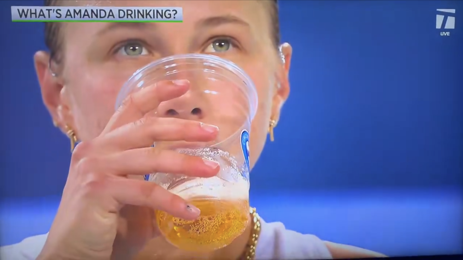 Amanda Anisimova drinking Red Bull