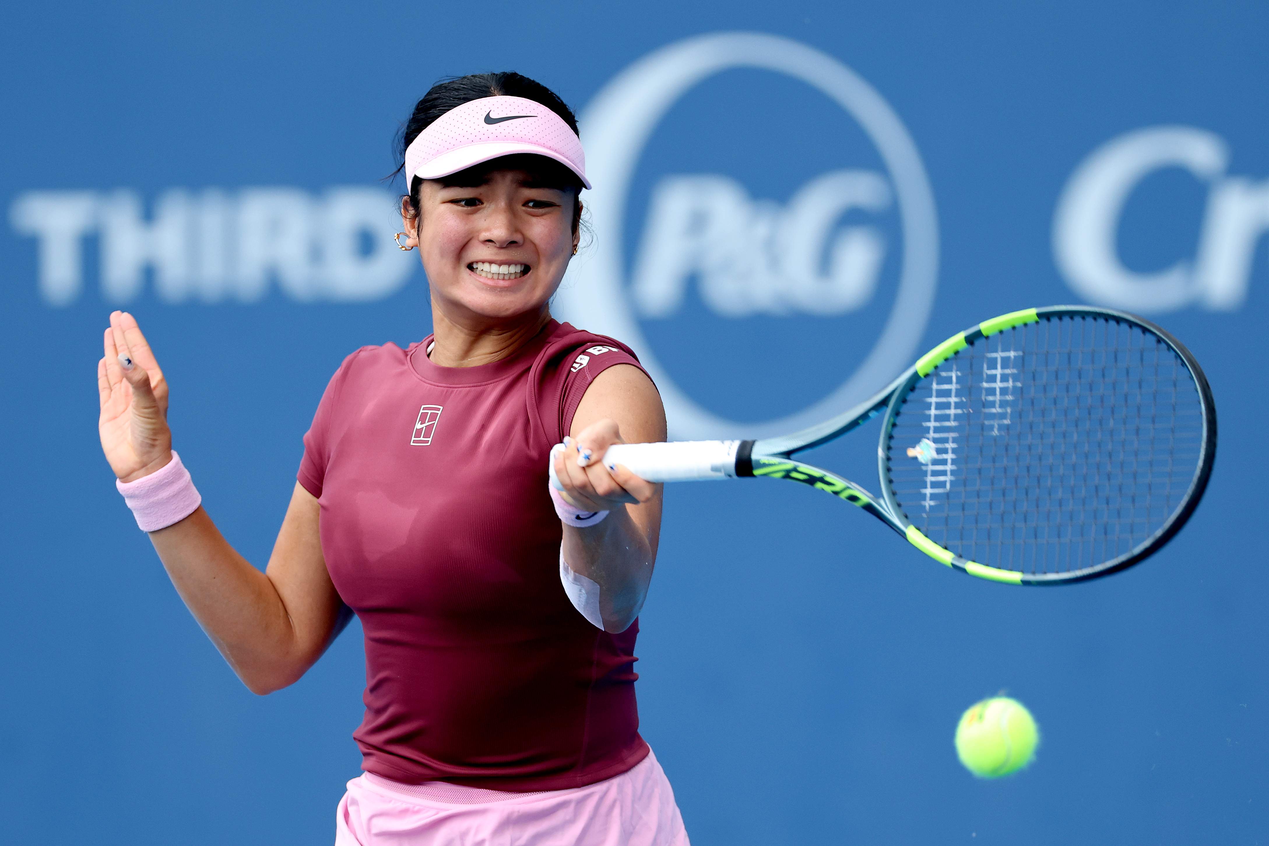MASON, OHIO - AUGUST 15: Alexandra Eala of the Philippines returns a shot to Elena-Gabriela Ruse of Romania during day 5 of the Cincinnati Open at the Lindner Family Tennis Center on August 15, 2026 in Mason, Ohio. (Photo by Matthew Stockman/Getty Images)