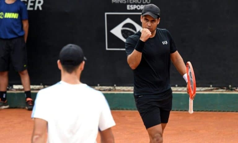 Marcelo Zormann é campeão nas duplas com o argentino Mariano Kestelboim no Challenger 75 de Curitiba, contra Guto Miguel e Eduardo Ribeiro